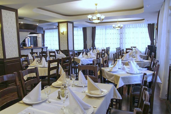 cazare-pensiunea-argesul-sinaia-brasov-restaurant